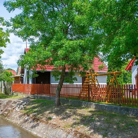 Apartment Huszar Vendeghaz Orvenyes