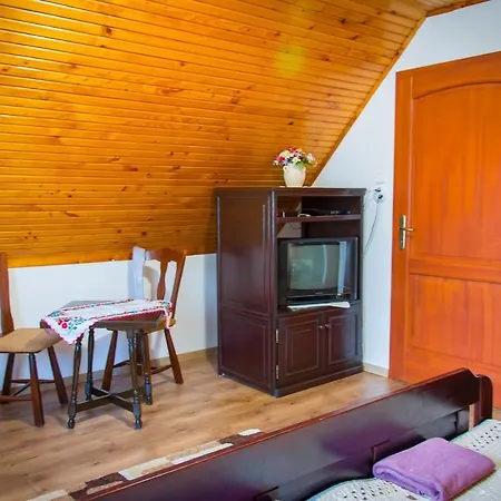 Huszar Vendeghaz Apartment Orvenyes