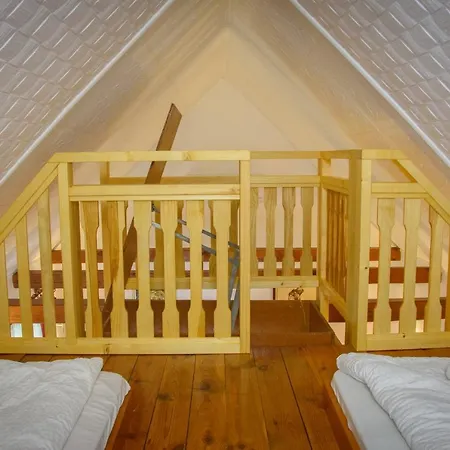 Huszar Vendeghaz شقة