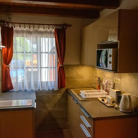 شقة Huszar Vendeghaz