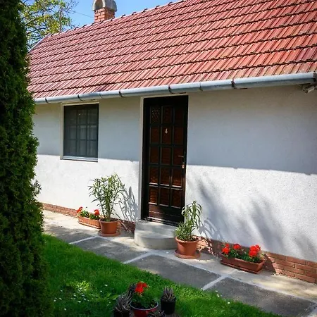 Huszar Vendeghaz شقة *