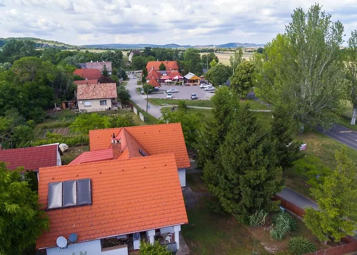 דירה Huszar Vendeghaz