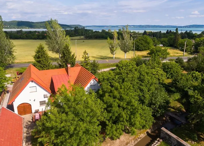 Huszar Vendeghaz דירה אורבייניאש