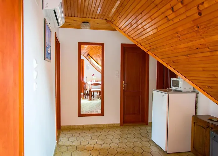 Huszar Vendeghaz * אורבייניאש