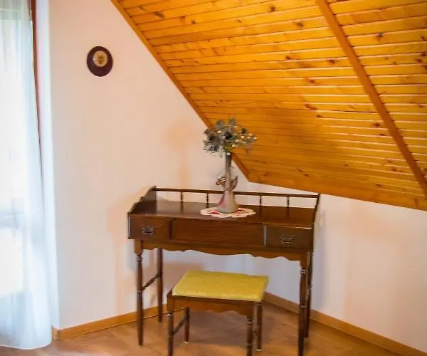 דירה Huszar Vendeghaz