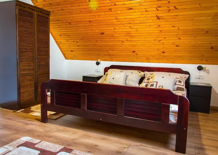 דירה Huszar Vendeghaz אורבייניאש