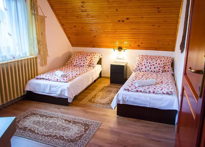 Huszar Vendeghaz * אורבייניאש