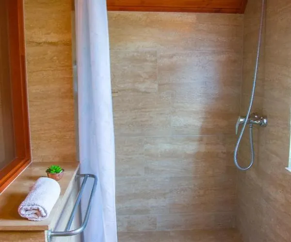 דירה Huszar Vendeghaz *