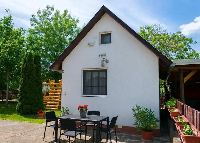 דירה Huszar Vendeghaz *