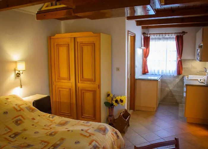 דירה Huszar Vendeghaz אורבייניאש