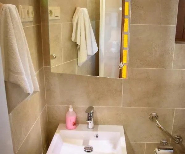 דירה Huszar Vendeghaz